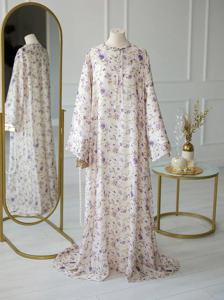 Dress maxi motif floral ungu dengan train